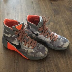 Nike Hyperdunk 2015 Boy’s Sneakers